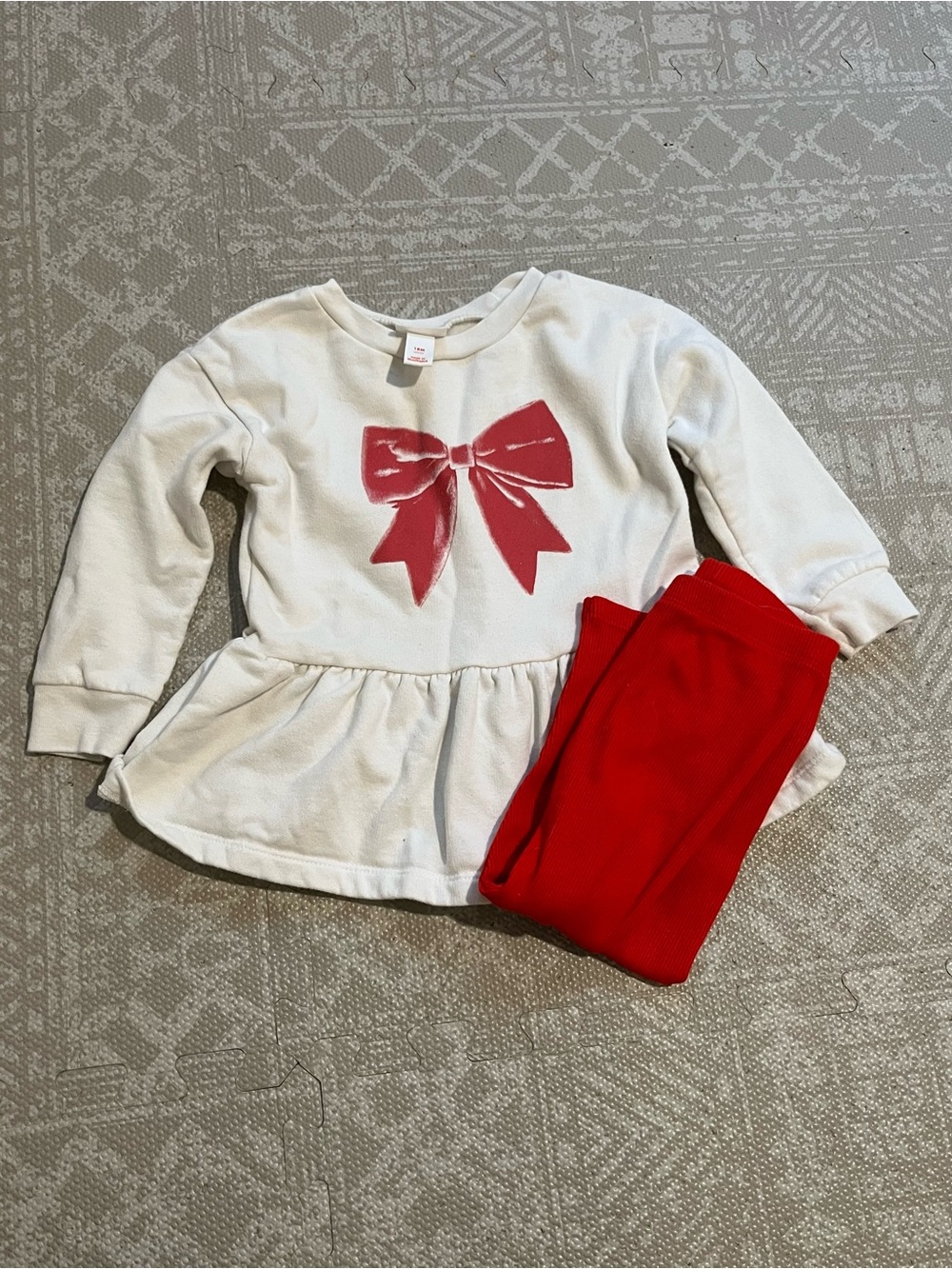 Cat & Jack Holiday Bow Peplum Top with Red Bow Graphic and Red Leggings 18M